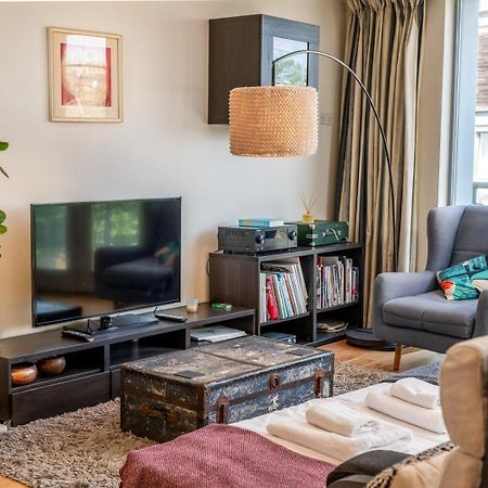 Bright & Spacious Battersea Flat 伦敦 外观 照片